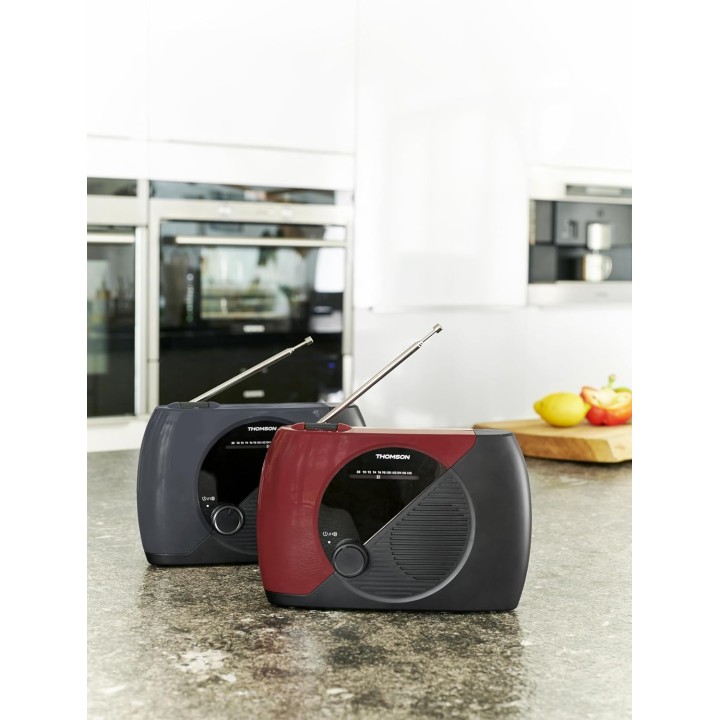 Radio portable FM analogique THOMSON RT350 - Double alimentation - Bleu/Noir compact