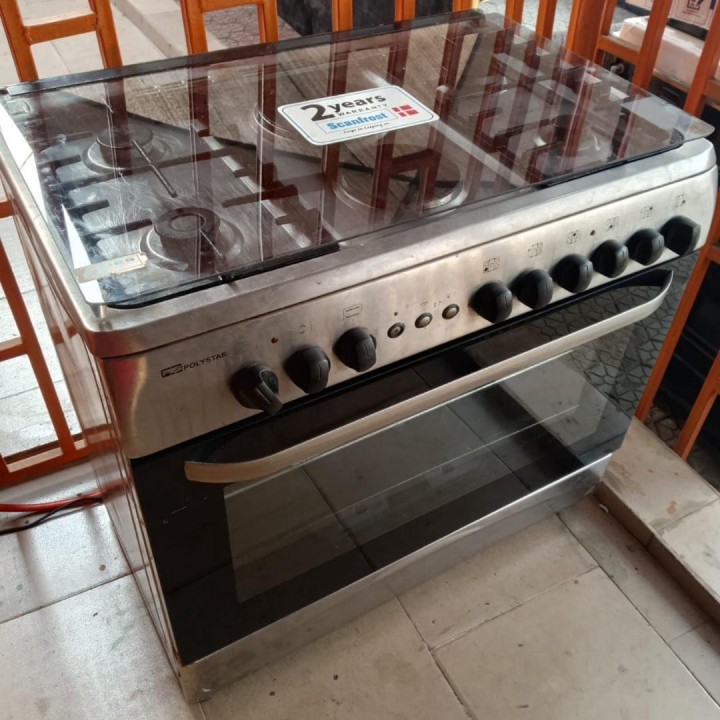 Cuisinière compacte 50x50 noire avec four spacieux et 4 brûleurs gaz CARINO